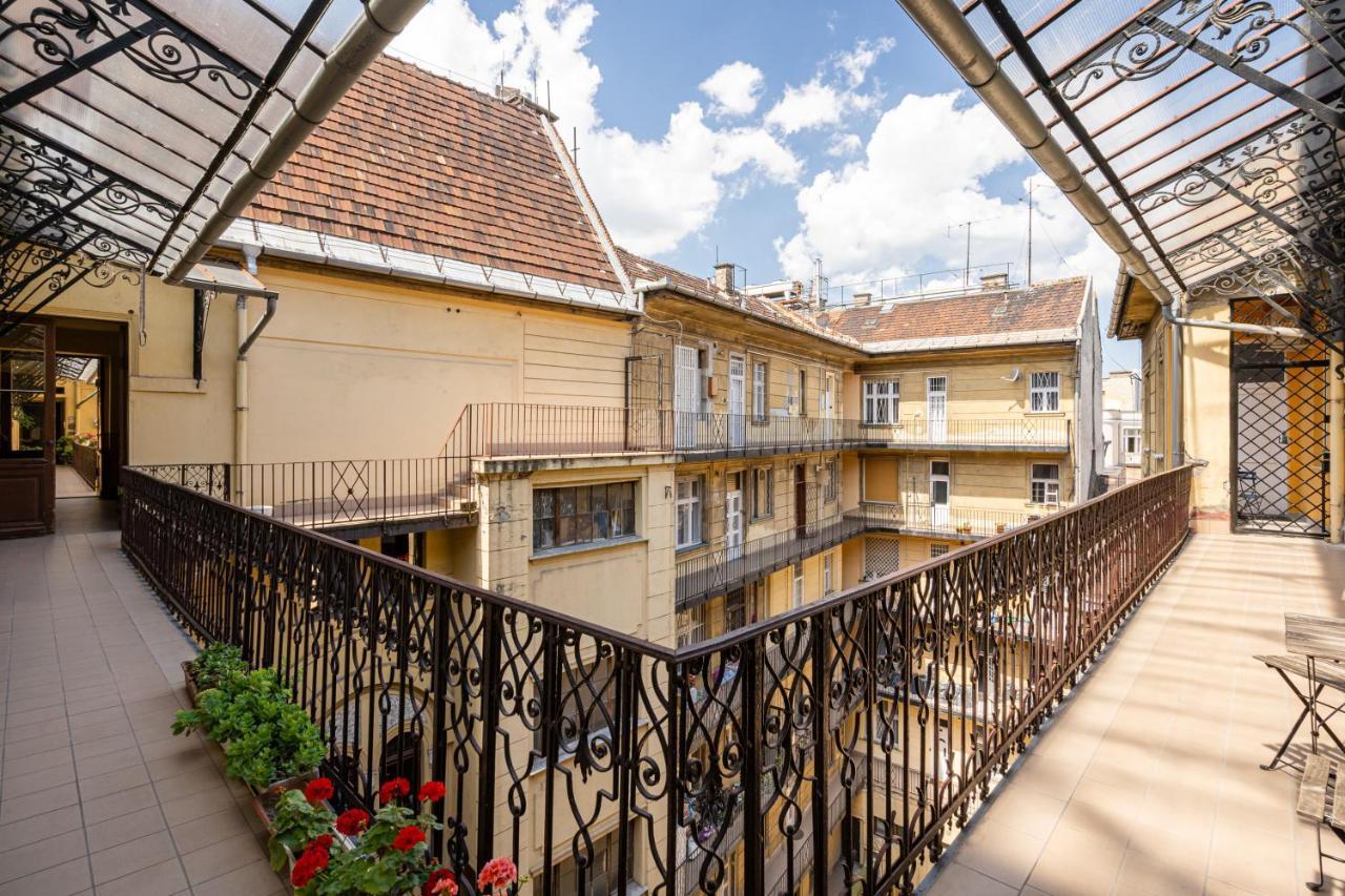 Sky Way Apartment Budapest Esterno foto