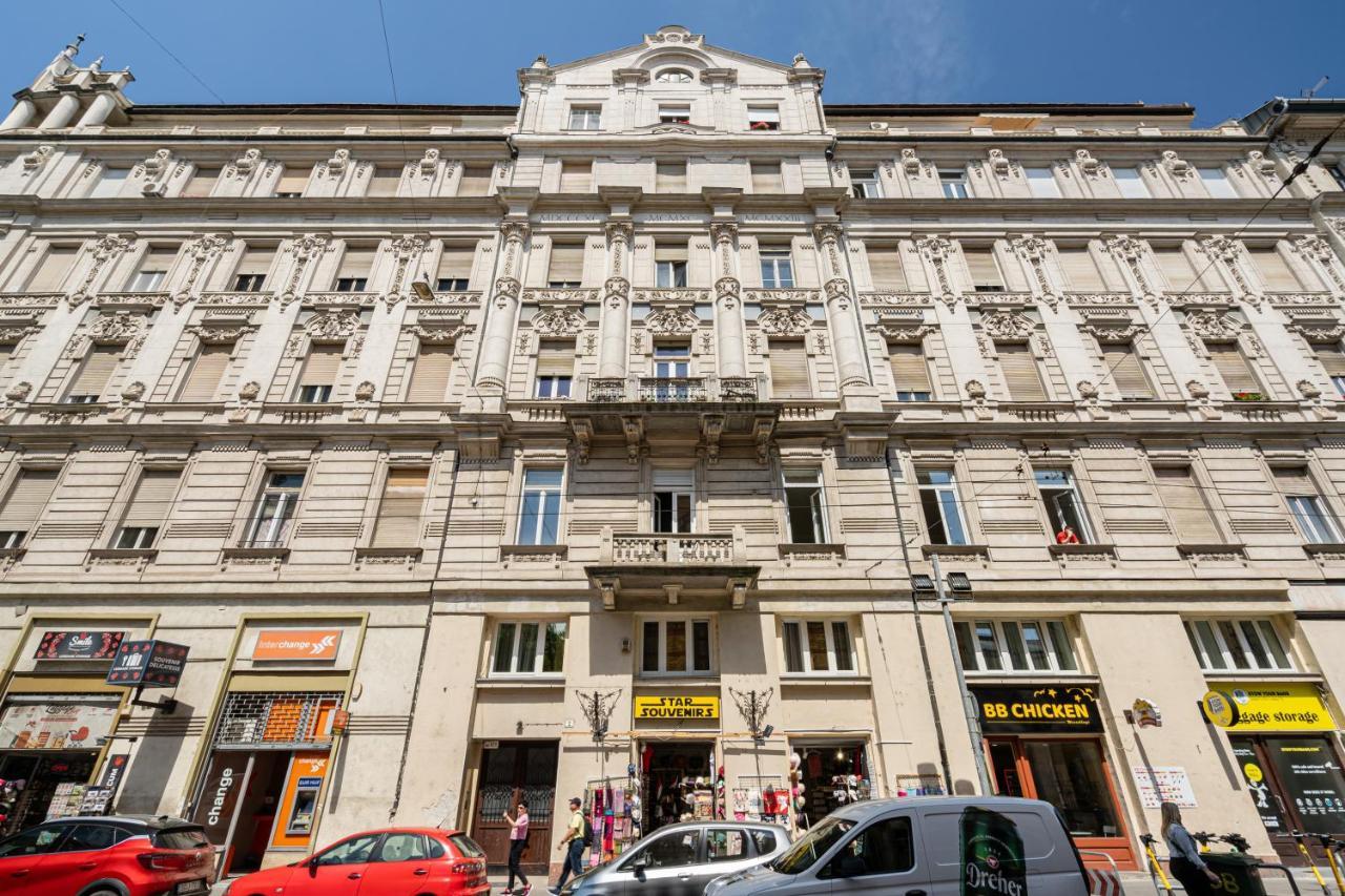 Sky Way Apartment Budapest Esterno foto